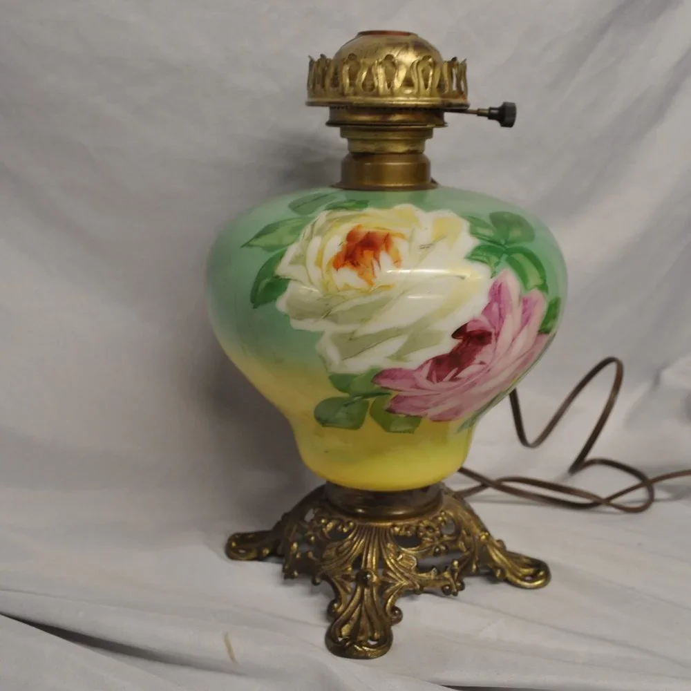 SALE* vintage floral kerosene glass lamp turned electric (319w)